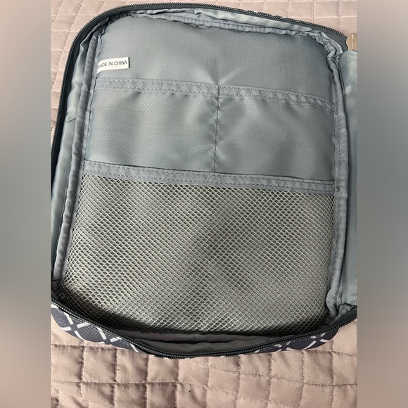 Padded Organizer - Picture 3 of 11